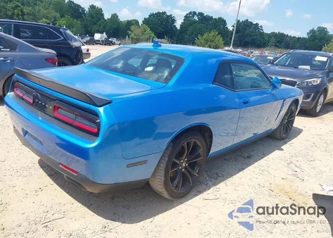 2018 Dodge Challenger Sxt Plus z USA, uszkodzony, nr VIN 2C3CDZAG7JH333962
